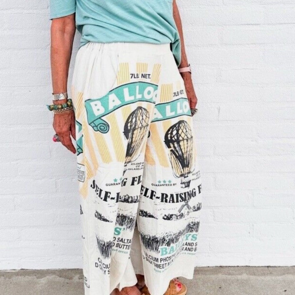 Jaded Gypsy NWT Hard to find Vintage Hot Air Balloon Graphic wide leg pants